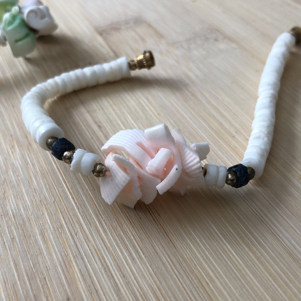 Vintage puka shell bracelet - Picture 2 of 7